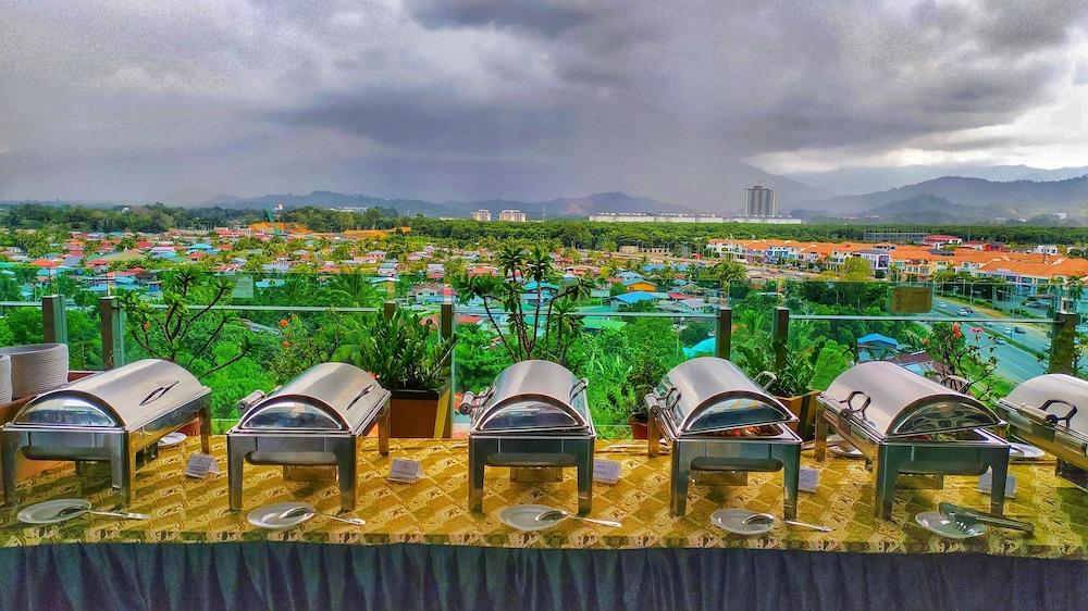 Courtyard Hotel 1Borneo Kota Kinabalu Zewnętrze zdjęcie