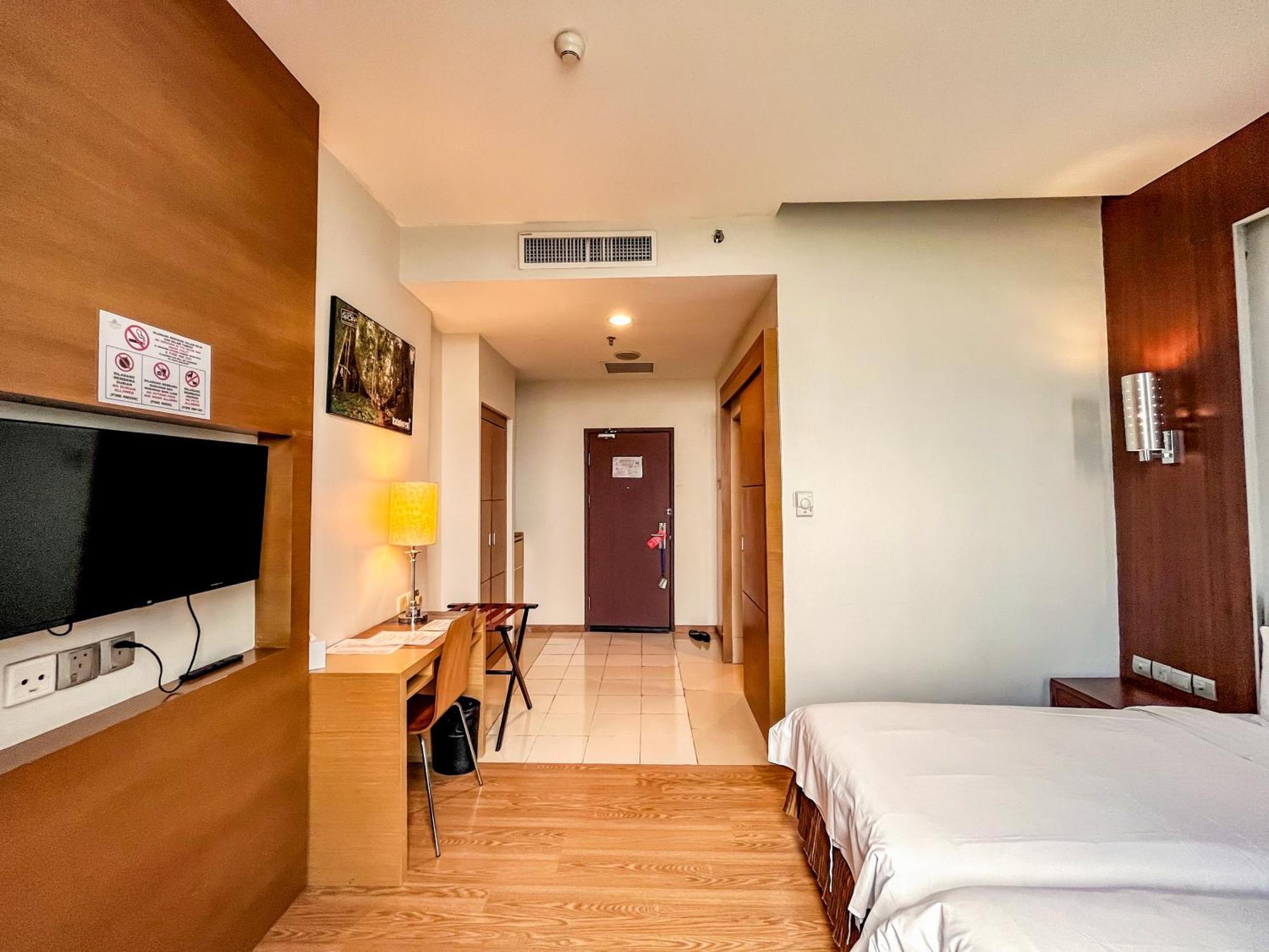 Courtyard Hotel 1Borneo Kota Kinabalu Zewnętrze zdjęcie