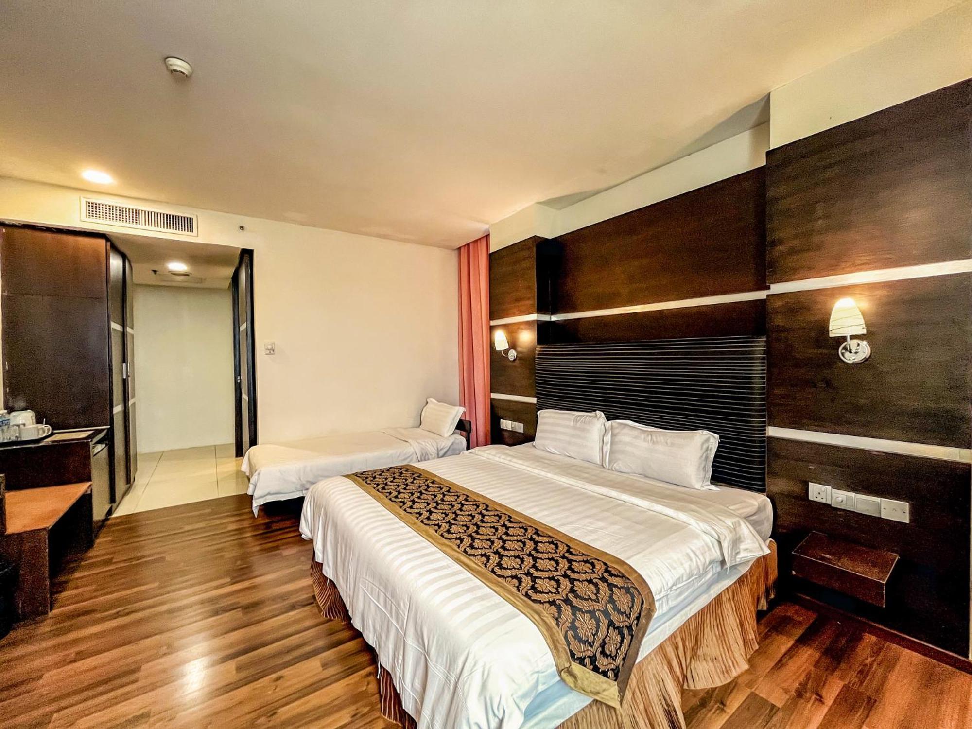 Courtyard Hotel 1Borneo Kota Kinabalu Zewnętrze zdjęcie