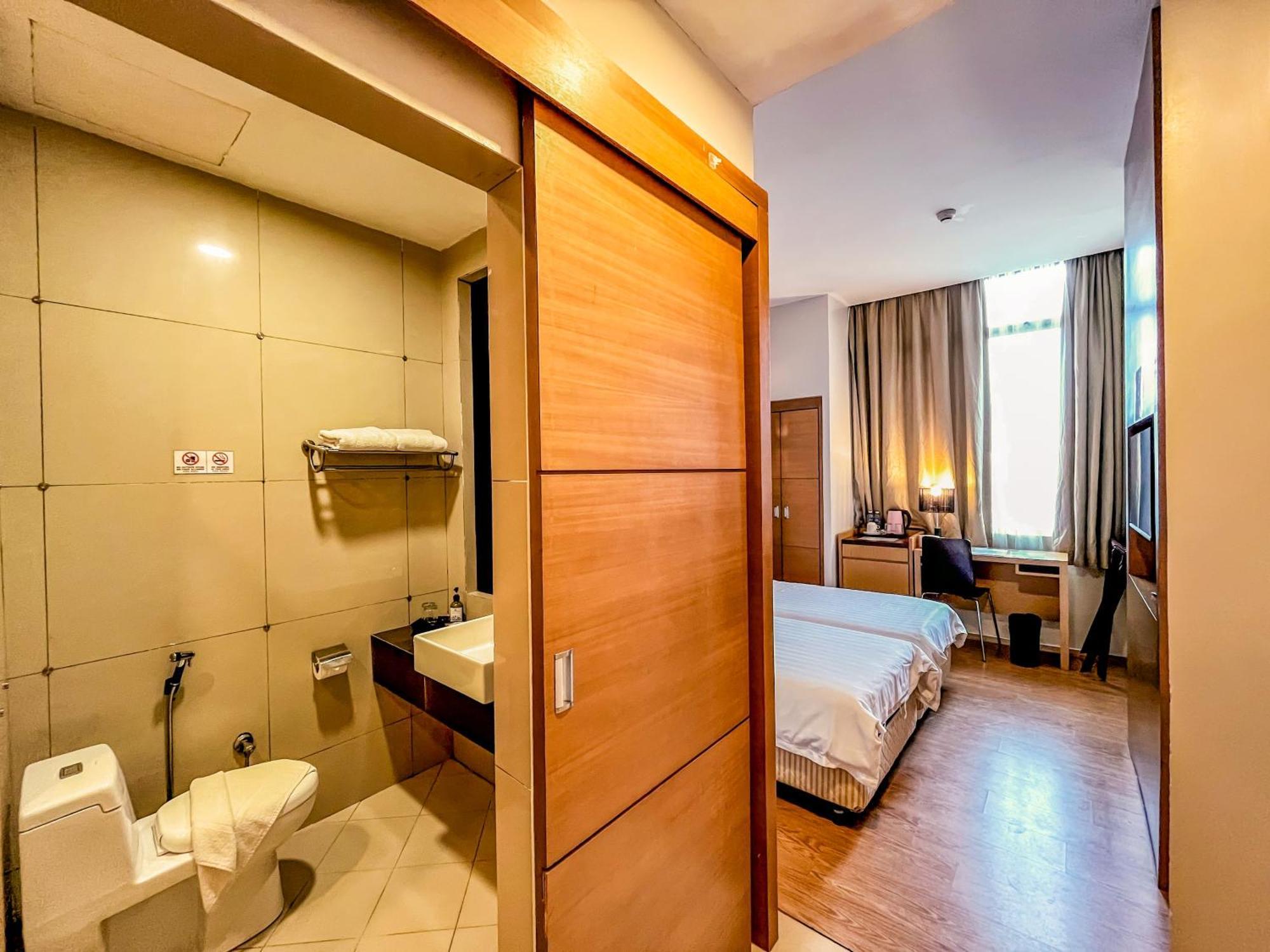 Courtyard Hotel 1Borneo Kota Kinabalu Zewnętrze zdjęcie