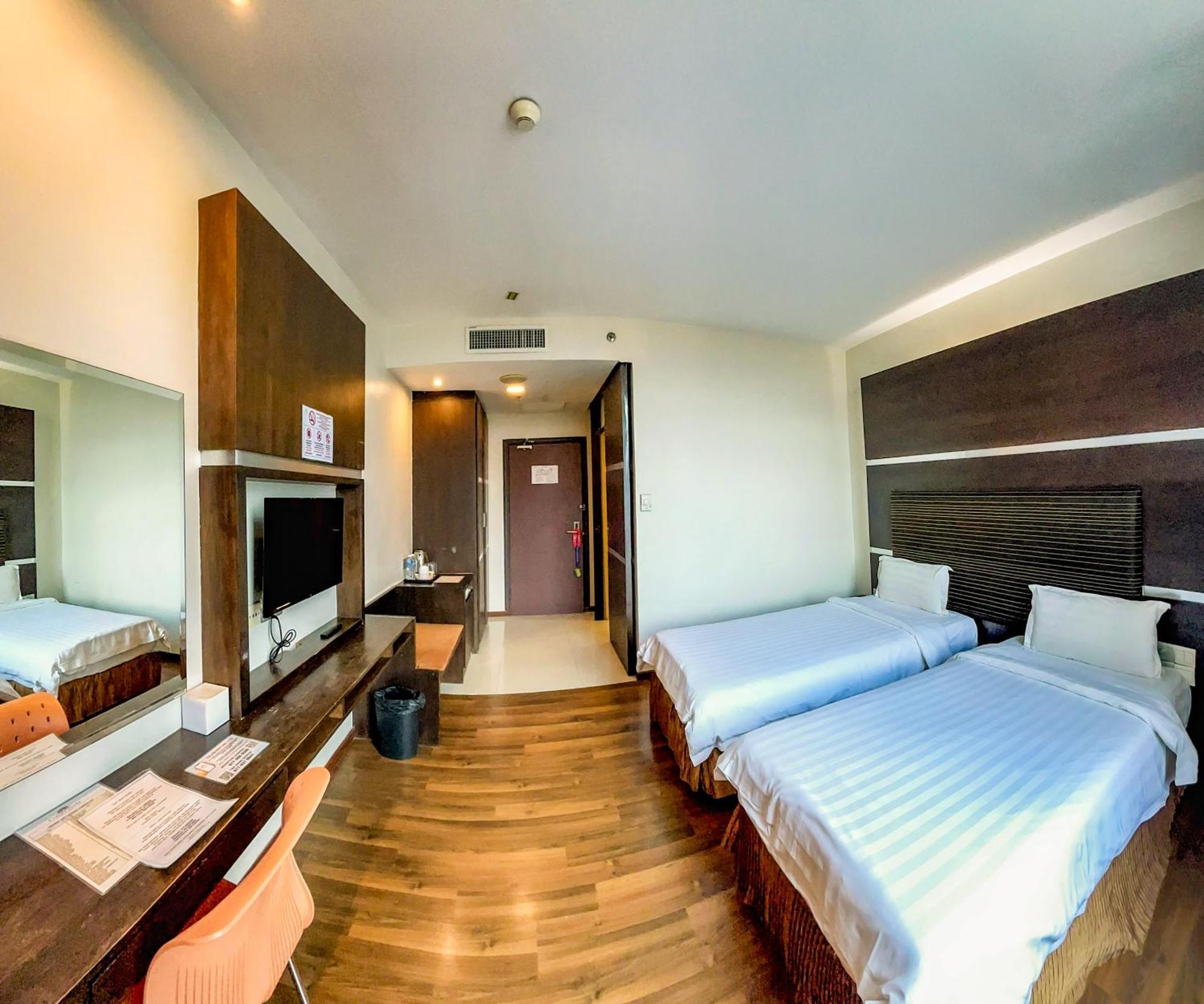 Courtyard Hotel 1Borneo Kota Kinabalu Zewnętrze zdjęcie