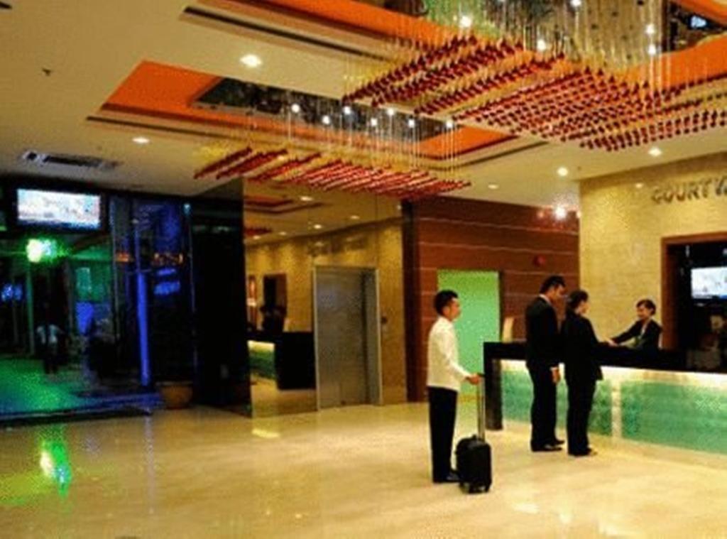 Courtyard Hotel 1Borneo Kota Kinabalu Zewnętrze zdjęcie